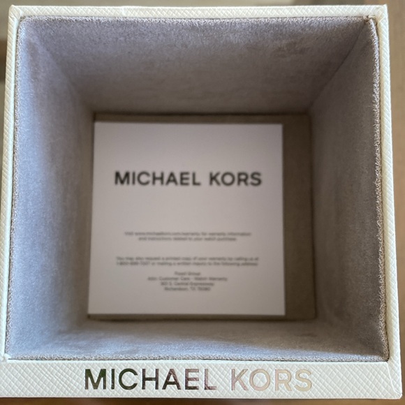 Michael Kors Gold Watch - Picture 6 of 6